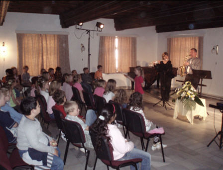 Za písničkou do světa